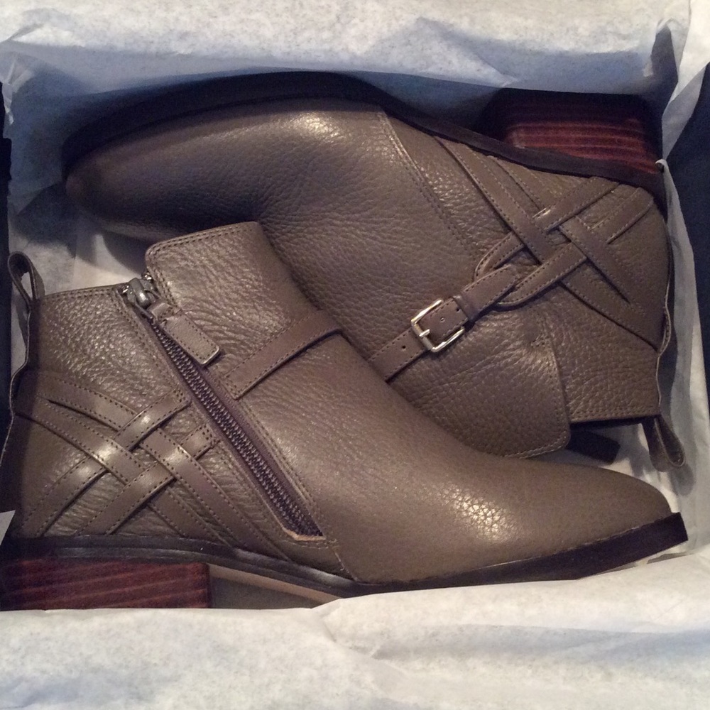 Beautiful Cole Haan Gray Leather Pearlie Booties - NWT! - Picture 6 of 8